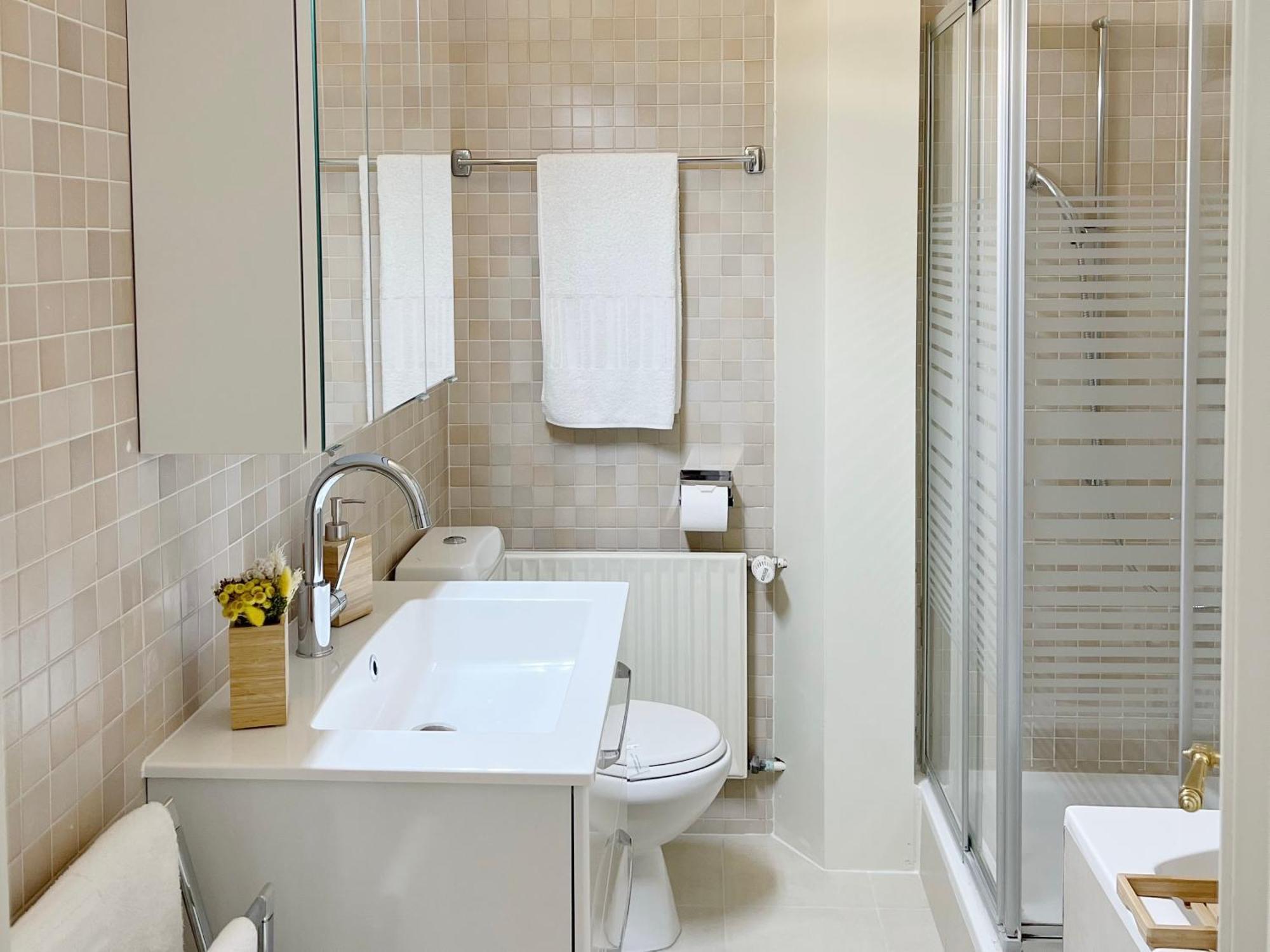 Montreux Riviera Suite Waterfront 3 Bedrooms Private Parking エクステリア 写真